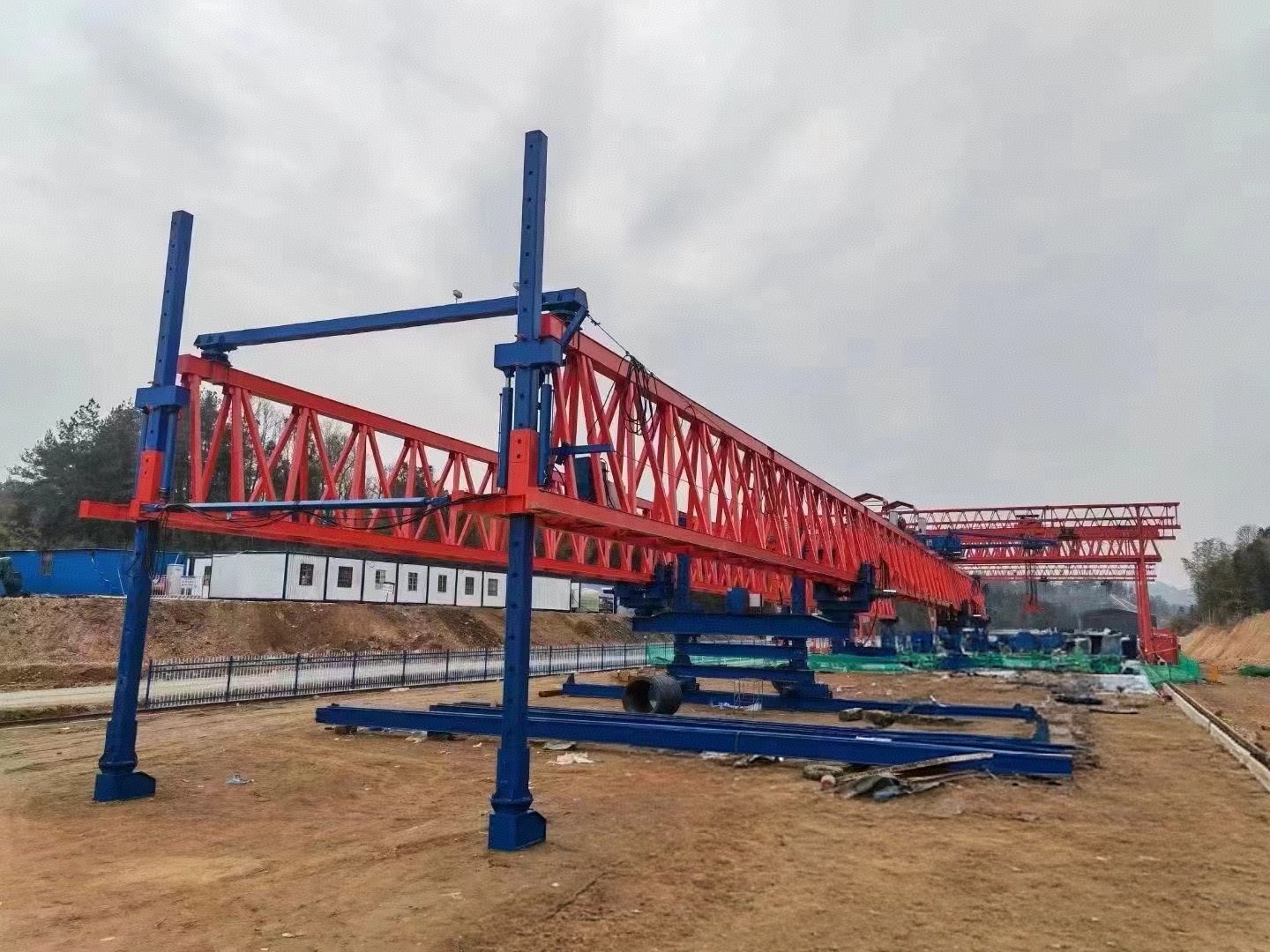 架桥机.jpg