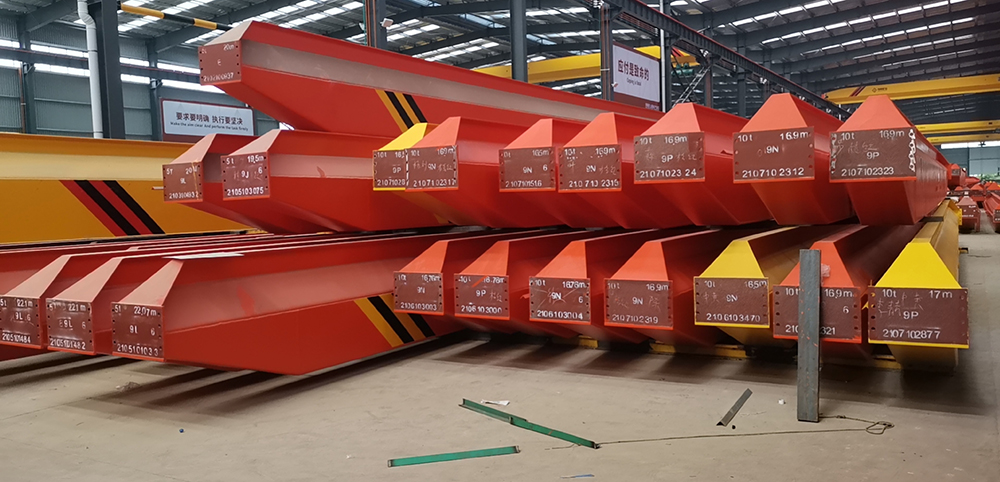 单梁起重机成品库